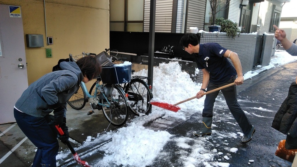 訪問看護ステーション  雪かきをする！！  ｜ブログ｜健和会訪問看護ステーション