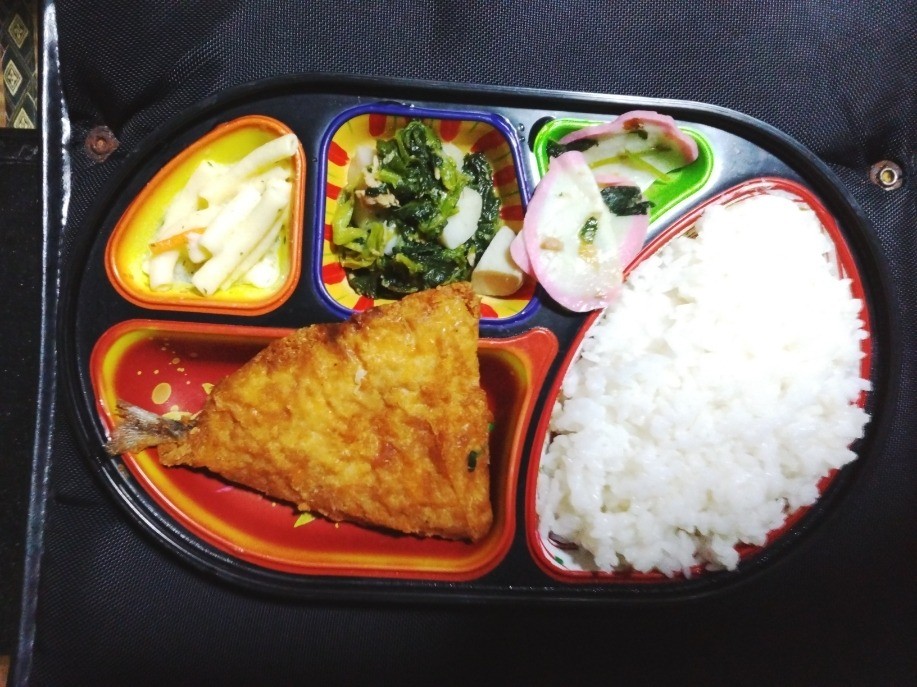 利用者さんが食べているお弁当を試食してみました